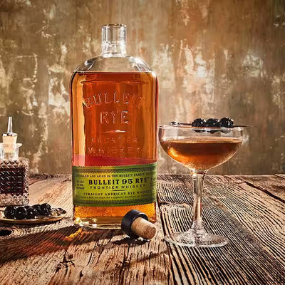 Bulleit Bourbon 91.2 Proof Frontier 10 Year Kentucky Straight Bourbon Whiskey Bottle (750 ml)